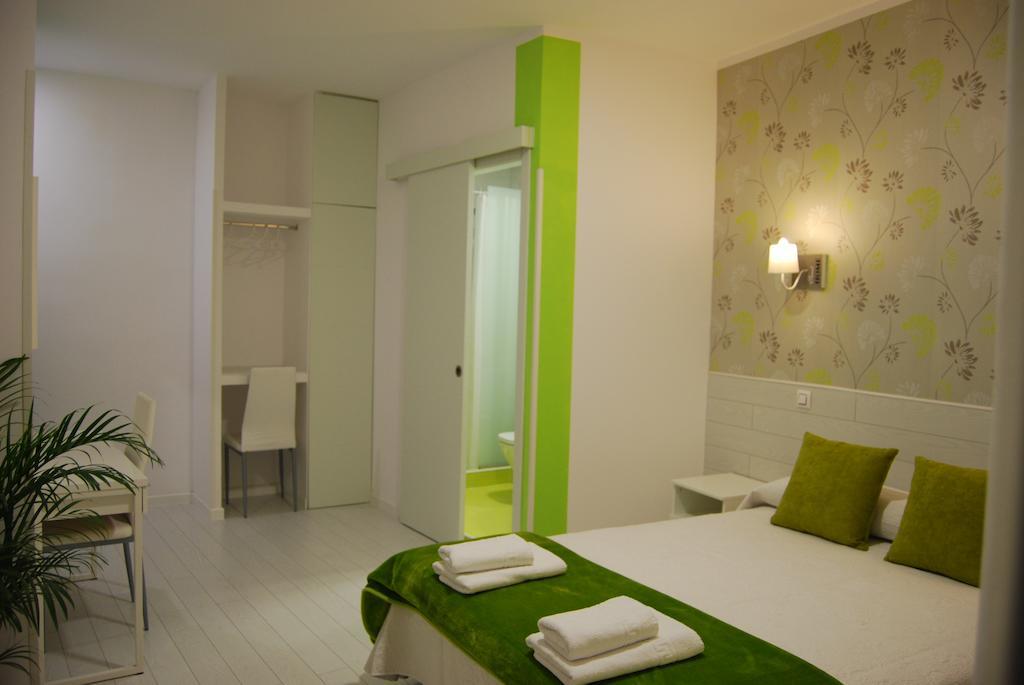 Hostal Petite Maman Madrid Szoba fotó